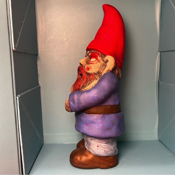 ThumbsUp! Zombie Garden Gnome - Picture 4 of 7